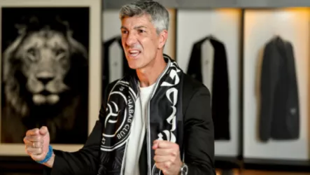 الشباب يخاطب وزارة الرياضة لإقالة مدربه الإسباني