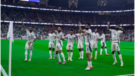 منتخب السعودية ضد إندونيسيا بـ10 لاعبين.. منتخب السعودية ينتزع فوزا صعبا من إندونيسيا بملحق المونديال