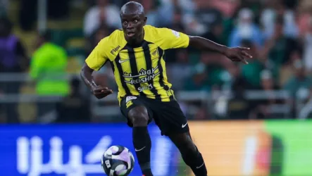 نجولو كانتي لاعب الاتحاد جستنيه يزلزل الشارع الرياضي بسبب كانتي بالرغم من انتهاء الانتقالات الاستثنائية