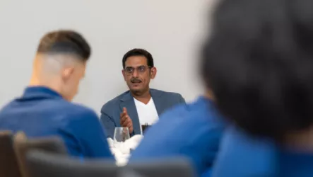 أول تصريح من الأمير نواف بن سعد إلى نجوم الهلال .. وعد يرعب النصر والاتحاد