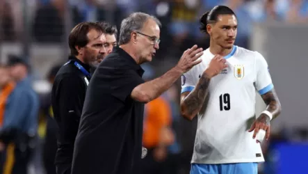  لم يتم استشارتي.. ماذا قال مدرب أوروجواي عن انتقال نونيز إلى الهلال؟