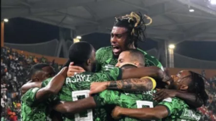 فوز صعب للنسور الخضراء.. نيجيريا تتخطى فخ تنزانيا وتضرب موعداً نارياً مع تونس