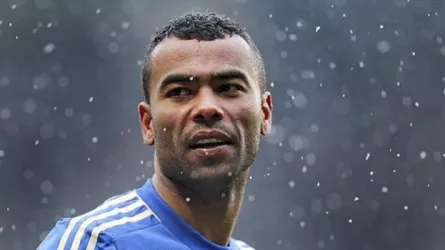  آشلي كول يبدأ مسيرته التدريبية  في إيطاليا مع فريق تشيزينا