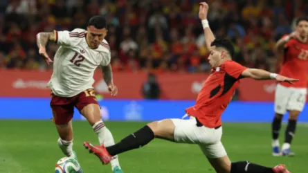  صمود الفراعنة في مدريد.. منتخب مصر يفرض التعادل السلبي على إسبانيا بـ 10 لاعبين