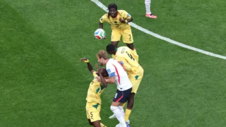 تعادل سلبي يفرض نفسه بين إنجلترا وغانا في الشوط الأول بكأس العالم 2026