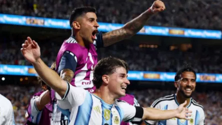الذكاء الاصطناعي يتوقع الفائز من قمة الأرجنتين وإنجلترا في نصف نهائي المونديال