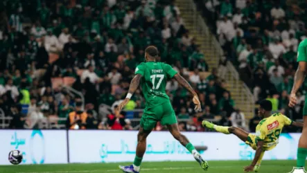  الأهلي يقلب الطاولة على الخليج برباعية في دوري روشن