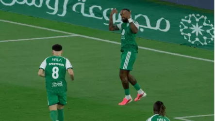  شاهد.. الأهلي يكتسح الرياض بخماسية نظيفة في دوري روشن