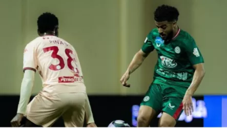  بعد صافرة النهاية .. اشتباكات كبيرة بين لاعبي الاتفاق والخلود