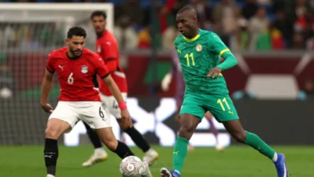 شجار بالأيدي وصدامات لفظية.. الدقيقة 42 تشعل نيران قمة مصر والسنغال