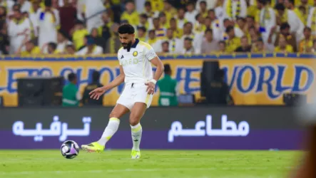العمري بعد التتويج: دوري روشن الأصعب.. والحمد لله على لقب النصر