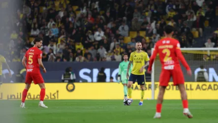 وداعًا للصدارة.. النصر يخسر أمام القادسية في الأول بارك