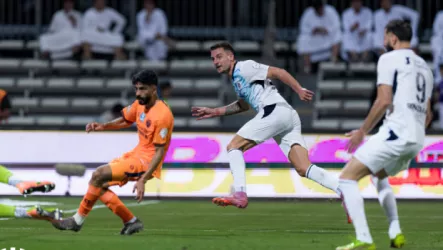 شاهد.. الهلال ينهي الشوط الأول متقدمًا على الفيحاء بهدف سافيتش