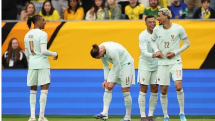 إيكيتيكي يغازل كيليان مبابي بعد الفوز على البرازيل بثنائية