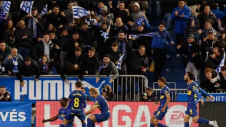  فيديو| شاهد برشلونة يسقط أمام ألافيس 1-0 في الدوري الإسباني