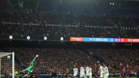 تقييم صادم لحكم الكلاسيكو.. هل حرم هرنانديز  ريال مدريد من العودة أمام برشلونة؟