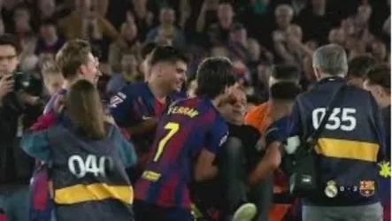 شاهد | احتفالات لاعبي برشلونة بعد صافرة نهاية الكلاسيكو أمام مدريد