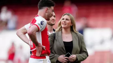 هي حب حياتي.. دكلان رايس يلقن المتنمرين درس قاسي بسبب زوجته