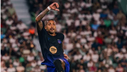 شاهد.. ثنائية نظيفة من برشلونة أمام إلتشي في الشوط الأول