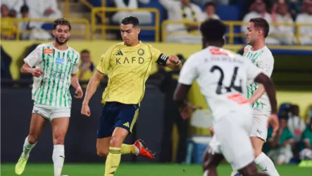 رونالدو يسجل هدف ثاني ويؤكد أفضلية النصر برباعية أمام النجمة.. فيديو