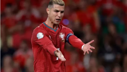  شاهد| رونالدو يهدر فرصًا بالجملة أمام ويلز.. والـ VAR يقطع احتفاليته