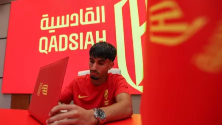 القادسية يعلن تعاقده مع نجم الأهلي رسميا .. وانتقادات عنيفة بسبب طريقة التقديم