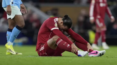  بعد خسارة القمة.. فان دايك يفتح النار على زملائه في ليفربول