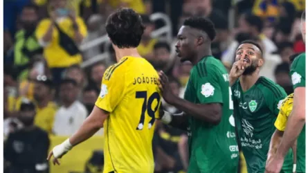 اشتباك بالأيدي وتجاهل رونالدو.. ماذا حدث بين فيليكس وإداري الأهلي؟