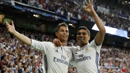  رونالدو يضغط على كاسميرو لإقناعه بعرض النصر المغري