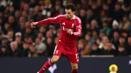 أستون فيلا يستهدف كيرتس جونز.. وإيمري يضع نجم ليفربول على رأس أولويات الصيف