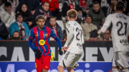 لدغة يامال تصنع الفارق.. برشلونة يضع قدماً في نصف النهائي بهدف خرافي