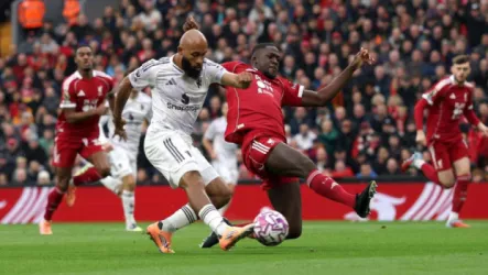 اليوم.. مانشستر يونايتد يستضيف ليفربول في قمة الجولة الـ35 للدوري الإنجليزي