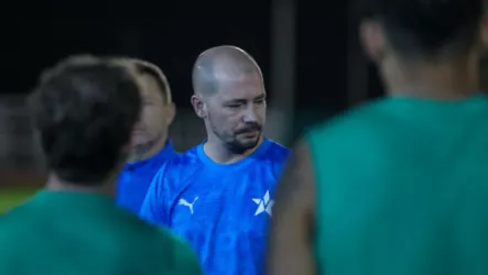 النجمة يتعاقد مع المدرب البريطاني مايسترو خلفًا للبرتغالي سيلفا