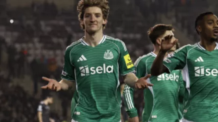  نيوكاسل يلقن قره باغ درساً في عقر داره.. 6 أهداف تمهد الطريق لثمن نهائي الأبطال