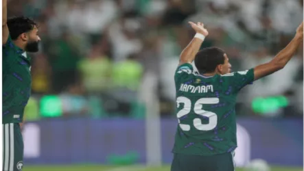 من توج بجائزة الأمير خالد الفيصل لأفضل لاعب في خليجي 27؟ .. مفاجأة غير متوقعة