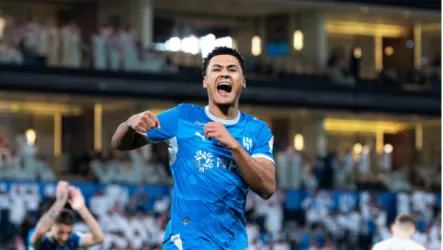  شاهد| الهلال يعبر الفتح بثنائية ويستعيد صدارة الدوري السعودي