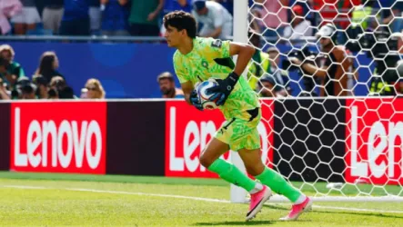 أول عرض أوروبي لخطف ياسين بونو من الهلال .. إليك التفاصيل