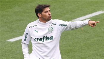 أبيل فيريرا - مدرب بالميراس المطلوب في النصر فيريرا يرد على عرض النصر رسميا.. 37 مليونا في الموسم