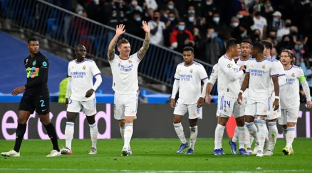 مفاجأة مدوية.. نجم ريال مدريد يفكر في برشلونة