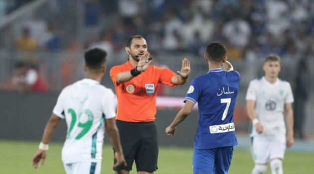 "الحكام" تصدم الأهلي.. وتكشف مفاجأة جديدة عن الهويش بعد كلاسيكو الهلال