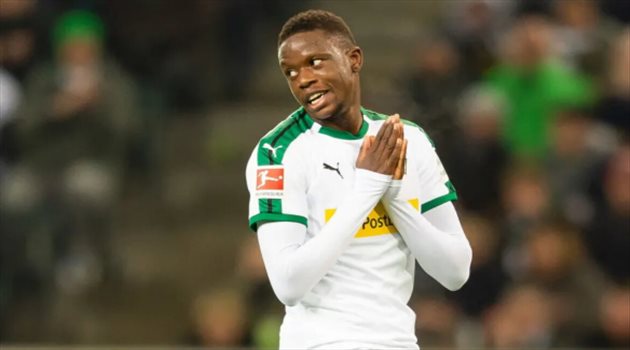 رسميا.. يوفنتوس يعلن التعاقد مع السويسري دينيس زكريا