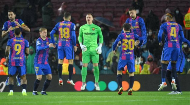 تطورات صارمة في مستقبل نجوم برشلونة المعلق في الهواء