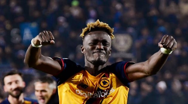 روما يسحق أتالانتا برباعية في الدوري الإيطالي