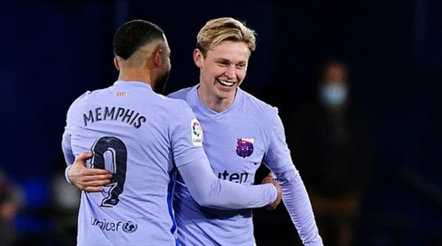 بعد اجتماع مثير.. تشافي يوافق على رحيل ديباي عن برشلونة 