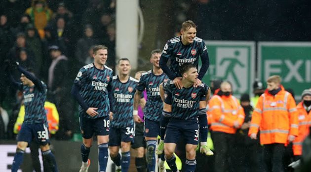 نجم أرسنال المتهم الأول في قضية فساد كبرى تدمر الدوري الإنجليزي