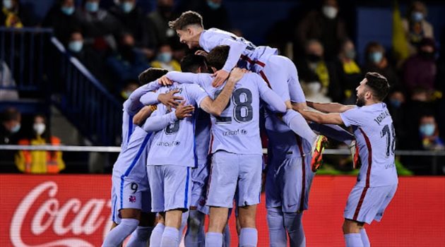 برشلونة يقترب من استعارة جناح مانشستر يونايتد في يناير