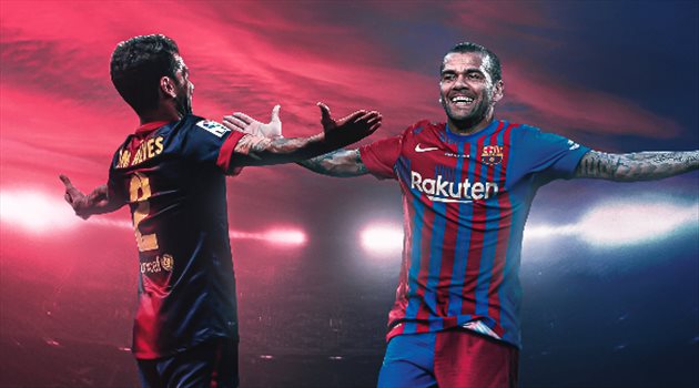 لا يحترمون الأساطير.. داني ألفيش يهاجم برشلونة بضراوة