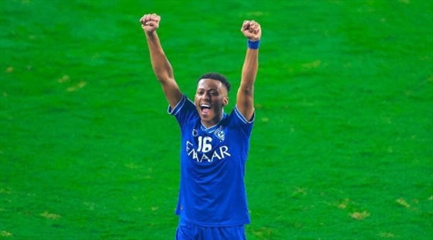  الهلال يحسم مصير ناصر الدوسري بعد العروض الأوروبية.. قرار إنزاغي