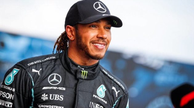 هاميلتون يفوز بسباق جائزة السعودية الكبرى ويؤجل حسم لقب "فورمولا 1"