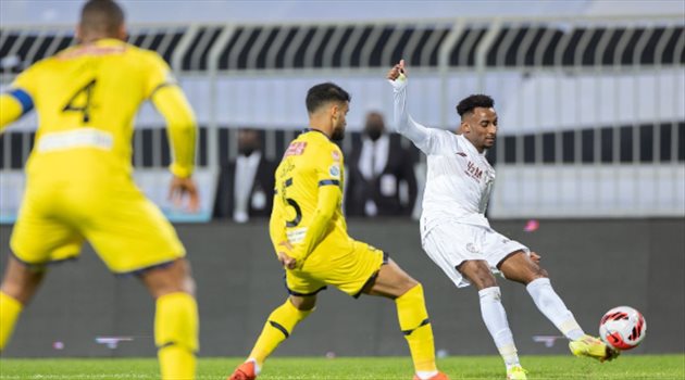 الشباب "يزلزل" صدارة الاتحاد بفوز كبير على التعاون